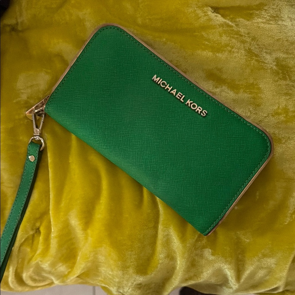 Michael Kors Emerald Green Saffiano Zip Wristlet